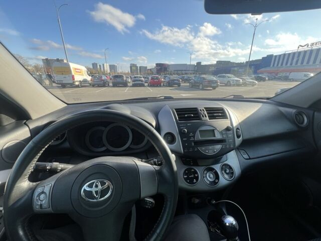 Серый Тойота РАВ 4, объемом двигателя 0 л и пробегом 279 тыс. км за 10100 $, фото 5 на Automoto.ua