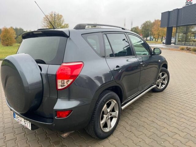 Серый Тойота РАВ 4, объемом двигателя 2.2 л и пробегом 350 тыс. км за 5100 $, фото 4 на Automoto.ua