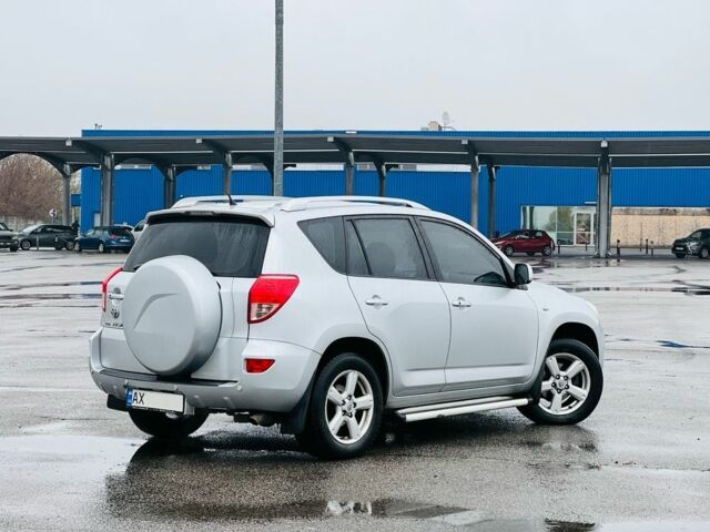 Серый Тойота РАВ 4, объемом двигателя 2 л и пробегом 226 тыс. км за 7999 $, фото 5 на Automoto.ua
