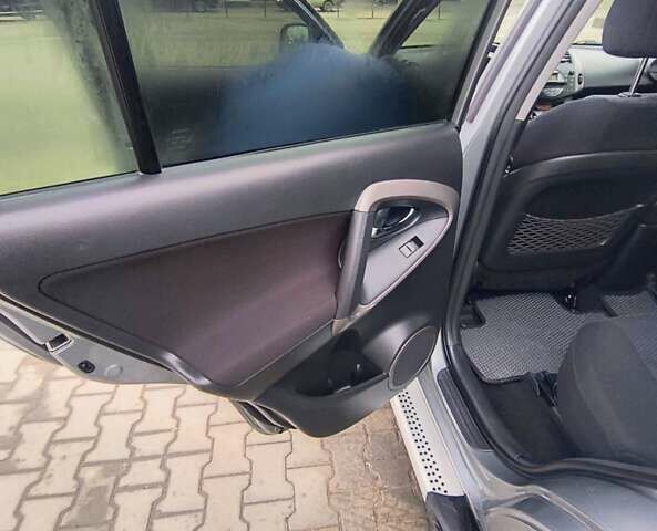 Серый Тойота РАВ 4, объемом двигателя 2.2 л и пробегом 265 тыс. км за 9400 $, фото 32 на Automoto.ua