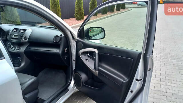 Сірий Тойота РАВ 4, об'ємом двигуна 2.4 л та пробігом 194 тис. км за 11900 $, фото 22 на Automoto.ua