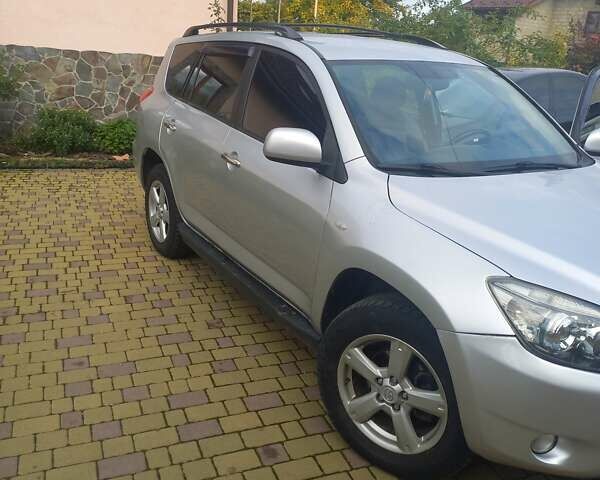 Серый Тойота РАВ 4, объемом двигателя 2.4 л и пробегом 282 тыс. км за 7900 $, фото 10 на Automoto.ua