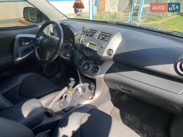 Серый Тойота РАВ 4, объемом двигателя 2.23 л и пробегом 203 тыс. км за 9990 $, фото 9 на Automoto.ua