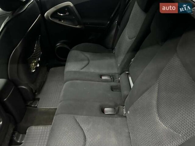 Серый Тойота РАВ 4, объемом двигателя 2 л и пробегом 220 тыс. км за 9300 $, фото 13 на Automoto.ua