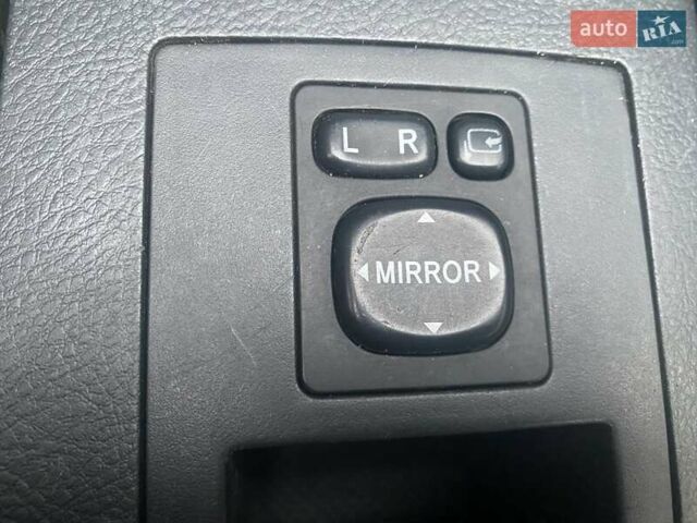 Серый Тойота РАВ 4, объемом двигателя 2 л и пробегом 195 тыс. км за 8000 $, фото 11 на Automoto.ua