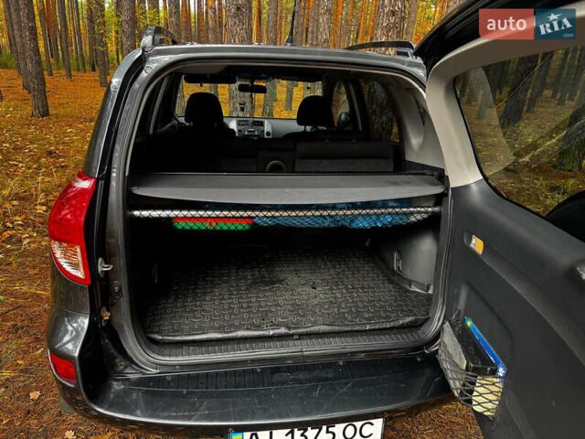 Серый Тойота РАВ 4, объемом двигателя 2 л и пробегом 232 тыс. км за 11500 $, фото 22 на Automoto.ua