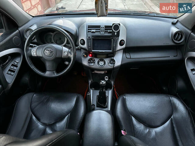 Сірий Тойота РАВ 4, об'ємом двигуна 2.2 л та пробігом 265 тис. км за 10500 $, фото 6 на Automoto.ua