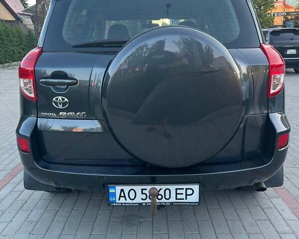 Серый Тойота РАВ 4, объемом двигателя 2 л и пробегом 243 тыс. км за 8800 $, фото 7 на Automoto.ua