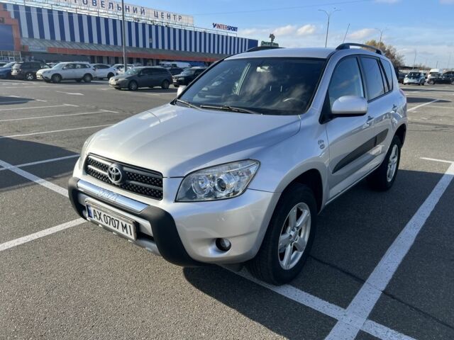 Серый Тойота РАВ 4, объемом двигателя 0 л и пробегом 279 тыс. км за 10100 $, фото 7 на Automoto.ua