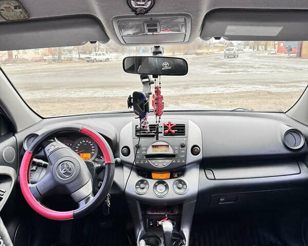 Серый Тойота РАВ 4, объемом двигателя 2 л и пробегом 254 тыс. км за 9500 $, фото 19 на Automoto.ua