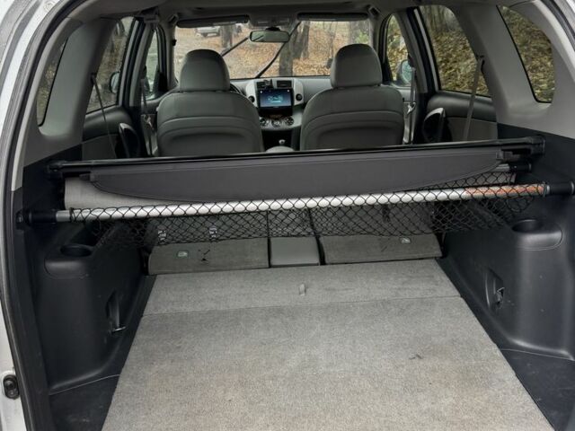 Сірий Тойота РАВ 4, об'ємом двигуна 2.4 л та пробігом 174 тис. км за 11700 $, фото 2 на Automoto.ua