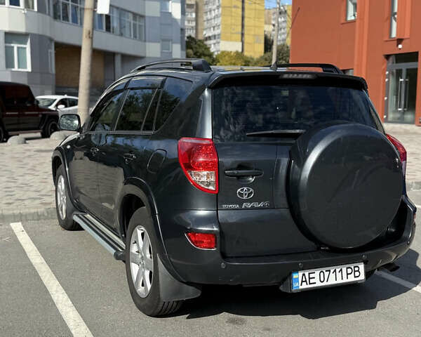 Серый Тойота РАВ 4, объемом двигателя 2.4 л и пробегом 155 тыс. км за 11000 $, фото 25 на Automoto.ua