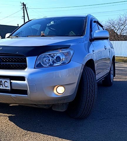 Сірий Тойота РАВ 4, об'ємом двигуна 2 л та пробігом 190 тис. км за 10450 $, фото 1 на Automoto.ua