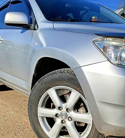 Сірий Тойота РАВ 4, об'ємом двигуна 2 л та пробігом 190 тис. км за 10450 $, фото 2 на Automoto.ua