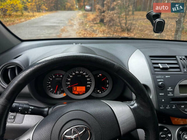 Серый Тойота РАВ 4, объемом двигателя 2 л и пробегом 232 тыс. км за 11500 $, фото 13 на Automoto.ua