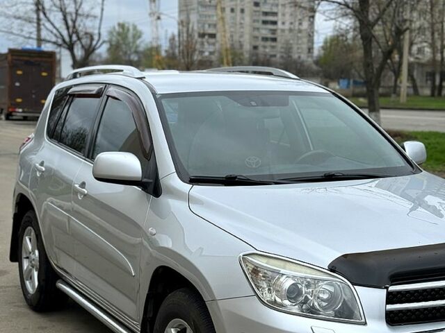 Серый Тойота РАВ 4, объемом двигателя 20 л и пробегом 172 тыс. км за 9300 $, фото 2 на Automoto.ua