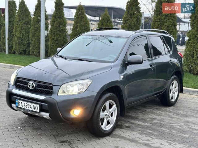 Серый Тойота РАВ 4, объемом двигателя 2 л и пробегом 172 тыс. км за 9500 $, фото 12 на Automoto.ua