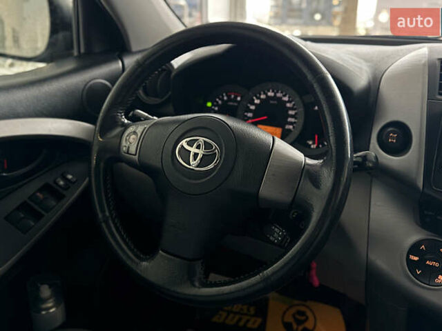 Сірий Тойота РАВ 4, об'ємом двигуна 2.36 л та пробігом 144 тис. км за 11000 $, фото 15 на Automoto.ua