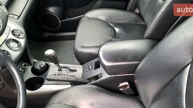 Сірий Тойота РАВ 4, об'ємом двигуна 2.4 л та пробігом 194 тис. км за 11900 $, фото 25 на Automoto.ua