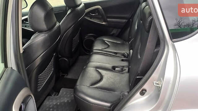 Сірий Тойота РАВ 4, об'ємом двигуна 2.4 л та пробігом 194 тис. км за 11900 $, фото 11 на Automoto.ua