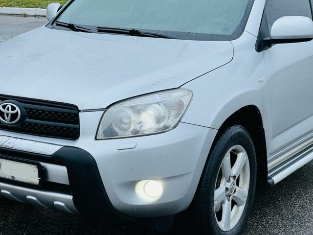 Серый Тойота РАВ 4, объемом двигателя 2 л и пробегом 226 тыс. км за 7999 $, фото 11 на Automoto.ua