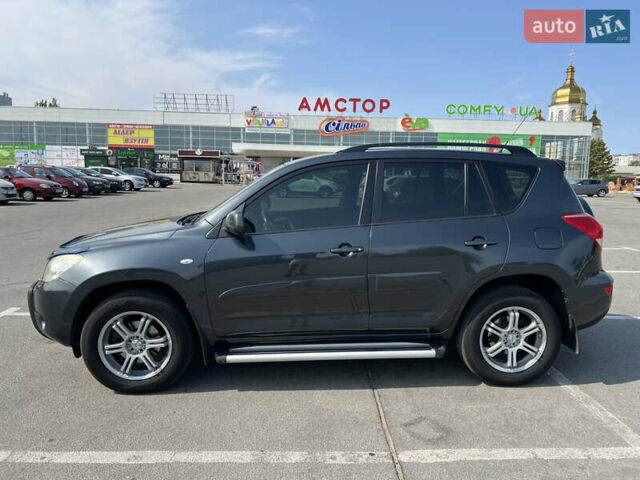 Серый Тойота РАВ 4, объемом двигателя 2 л и пробегом 213 тыс. км за 9800 $, фото 8 на Automoto.ua