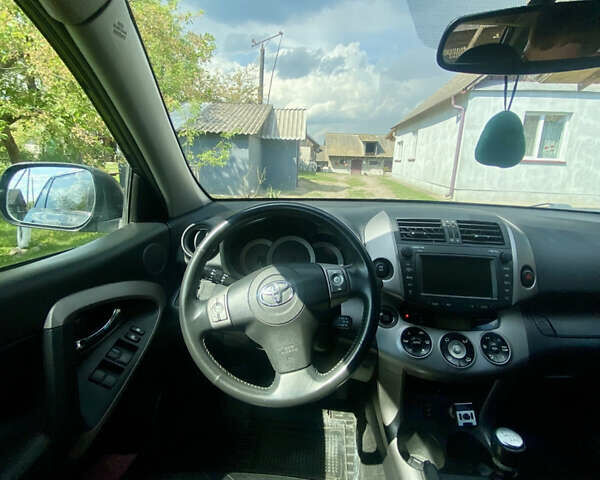 Тойота РАВ 4 2007 у Камінь-Каширський на Automoto.ua Сірий Тойота РАВ 4, об'ємом двигуна 2.23 л та пробігом 232 тис. км за 10400 $, фото 10 на Automoto.ua