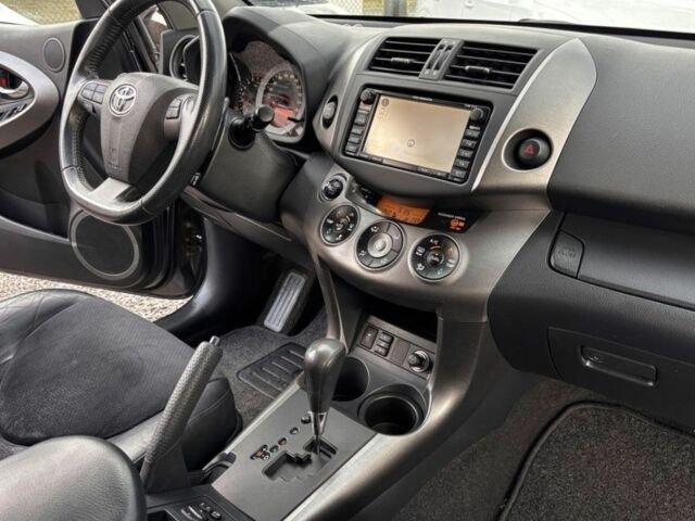 Серый Тойота РАВ 4, объемом двигателя 2.2 л и пробегом 177 тыс. км за 2800 $, фото 6 на Automoto.ua