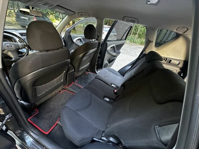 Серый Тойота РАВ 4, объемом двигателя 2 л и пробегом 250 тыс. км за 8650 $, фото 9 на Automoto.ua