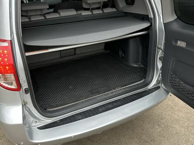 Серый Тойота РАВ 4, объемом двигателя 2.4 л и пробегом 133 тыс. км за 10000 $, фото 5 на Automoto.ua