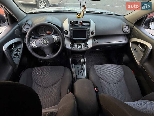 Серый Тойота РАВ 4, объемом двигателя 2 л и пробегом 240 тыс. км за 8700 $, фото 8 на Automoto.ua
