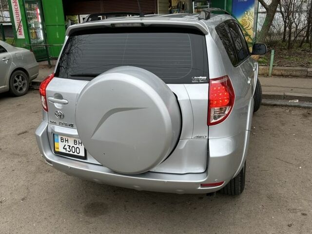 Серый Тойота РАВ 4, объемом двигателя 2.4 л и пробегом 133 тыс. км за 10000 $, фото 4 на Automoto.ua