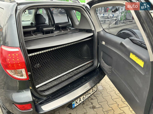 Серый Тойота РАВ 4, объемом двигателя 2 л и пробегом 172 тыс. км за 9500 $, фото 29 на Automoto.ua