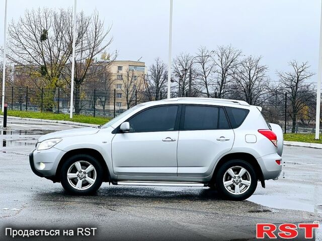 Серый Тойота РАВ 4, объемом двигателя 2 л и пробегом 226 тыс. км за 7999 $, фото 1 на Automoto.ua