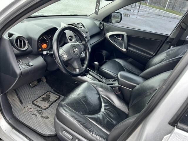 Серый Тойота РАВ 4, объемом двигателя 2 л и пробегом 226 тыс. км за 7999 $, фото 21 на Automoto.ua