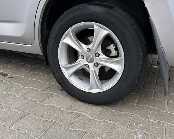 Сірий Тойота РАВ 4, об'ємом двигуна 2.2 л та пробігом 244 тис. км за 9500 $, фото 10 на Automoto.ua