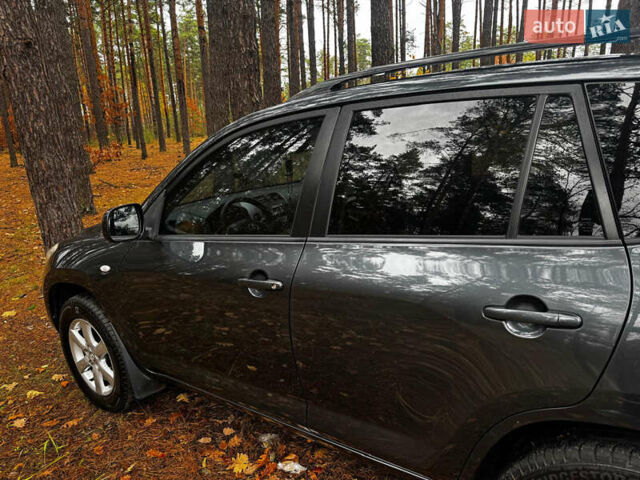 Серый Тойота РАВ 4, объемом двигателя 2 л и пробегом 232 тыс. км за 11500 $, фото 33 на Automoto.ua