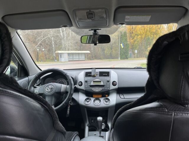 Серый Тойота РАВ 4, объемом двигателя 2 л и пробегом 219 тыс. км за 10300 $, фото 6 на Automoto.ua