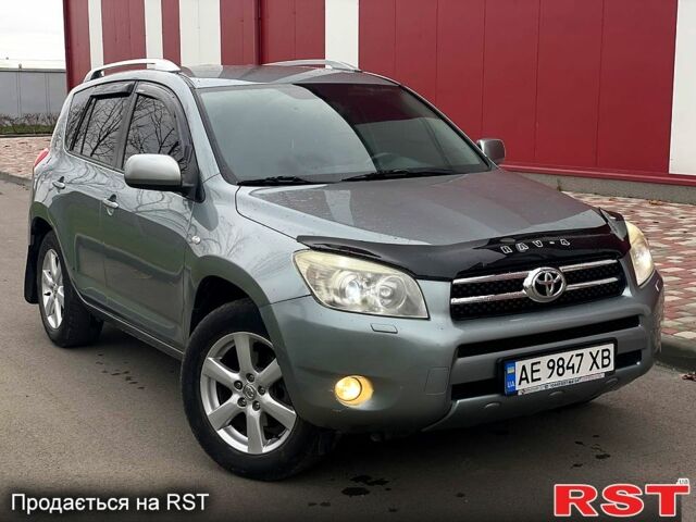 Серый Тойота РАВ 4, объемом двигателя 2 л и пробегом 200 тыс. км за 8800 $, фото 6 на Automoto.ua