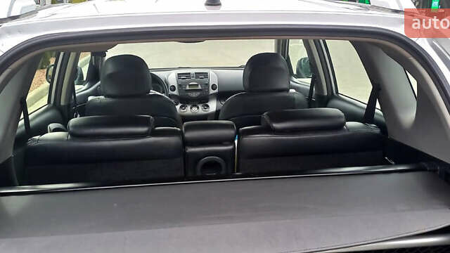 Сірий Тойота РАВ 4, об'ємом двигуна 2.4 л та пробігом 194 тис. км за 11900 $, фото 20 на Automoto.ua