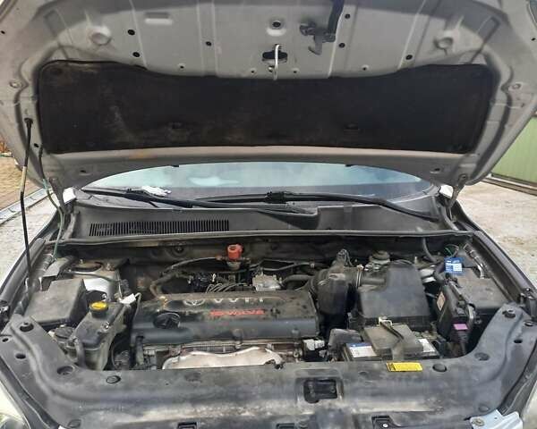 Серый Тойота РАВ 4, объемом двигателя 0 л и пробегом 283 тыс. км за 7800 $, фото 1 на Automoto.ua