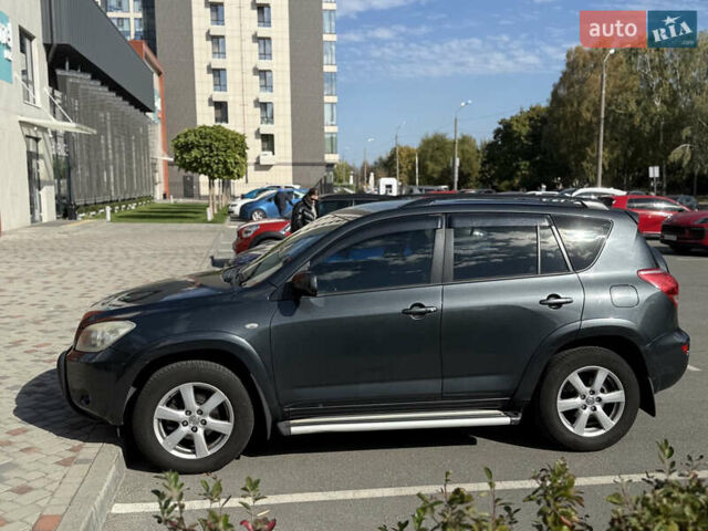 Серый Тойота РАВ 4, объемом двигателя 2.4 л и пробегом 155 тыс. км за 11000 $, фото 19 на Automoto.ua