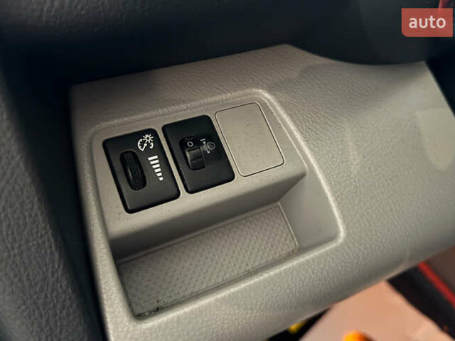 Сірий Тойота РАВ 4, об'ємом двигуна 2.36 л та пробігом 144 тис. км за 11000 $, фото 12 на Automoto.ua