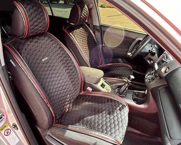 Сірий Тойота РАВ 4, об'ємом двигуна 2.2 л та пробігом 244 тис. км за 9500 $, фото 16 на Automoto.ua