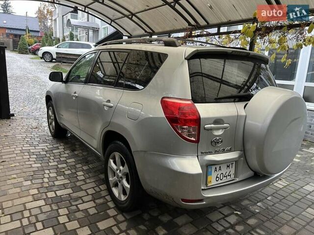 Серый Тойота РАВ 4, объемом двигателя 2.4 л и пробегом 143 тыс. км за 8500 $, фото 29 на Automoto.ua