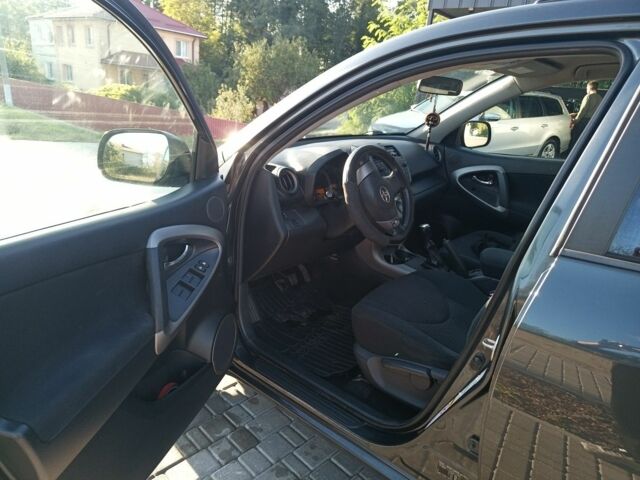 Сірий Тойота РАВ 4, об'ємом двигуна 2.2 л та пробігом 233 тис. км за 8399 $, фото 5 на Automoto.ua