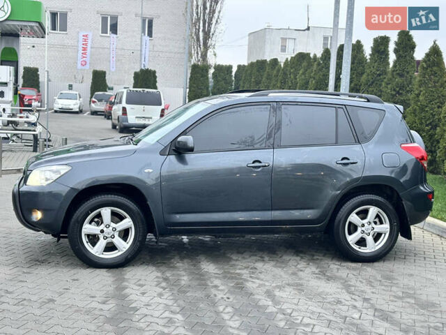 Серый Тойота РАВ 4, объемом двигателя 2 л и пробегом 172 тыс. км за 9500 $, фото 3 на Automoto.ua