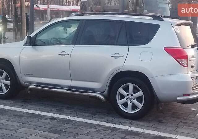 Сірий Тойота РАВ 4, об'ємом двигуна 2.4 л та пробігом 190 тис. км за 14400 $, фото 6 на Automoto.ua