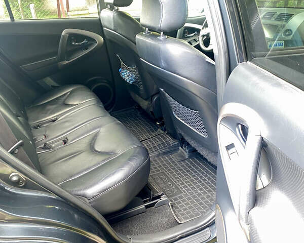 Тойота РАВ 4 2007 у Камінь-Каширський на Automoto.ua Сірий Тойота РАВ 4, об'ємом двигуна 2.23 л та пробігом 232 тис. км за 10400 $, фото 14 на Automoto.ua