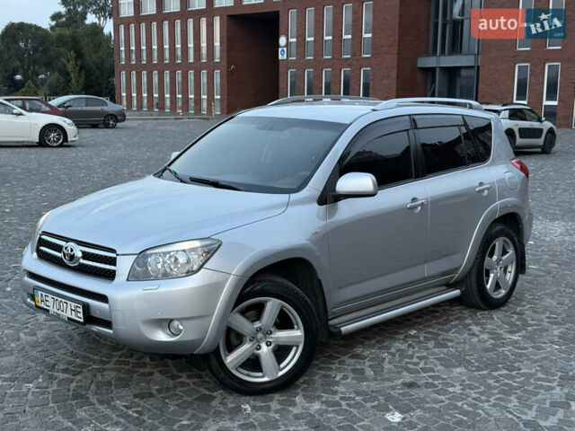 Сірий Тойота РАВ 4, об'ємом двигуна 2.4 л та пробігом 267 тис. км за 15000 $, фото 50 на Automoto.ua